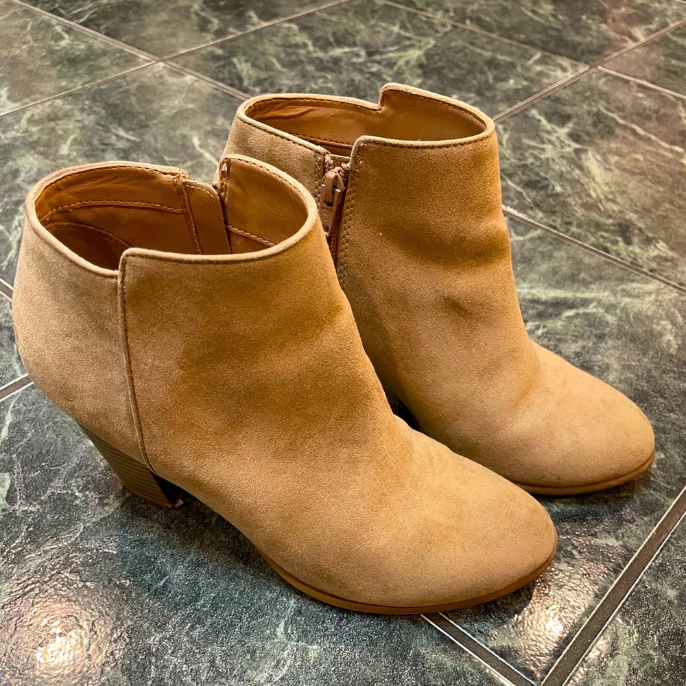 Old Navy nude heeled booties